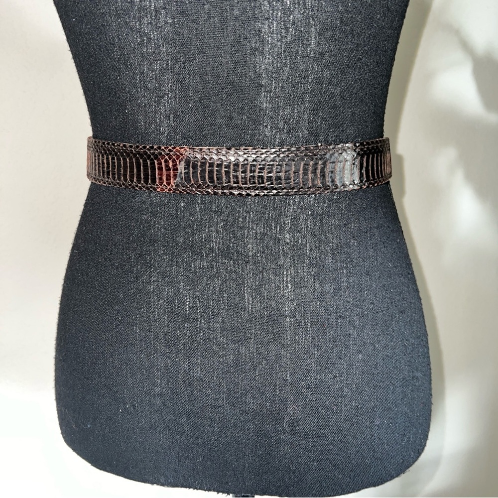 Vintage Women’s Gold Tone Leaves Buckle with Genuine Dark Brown Snake Skin Belt - Picture 5 of 16